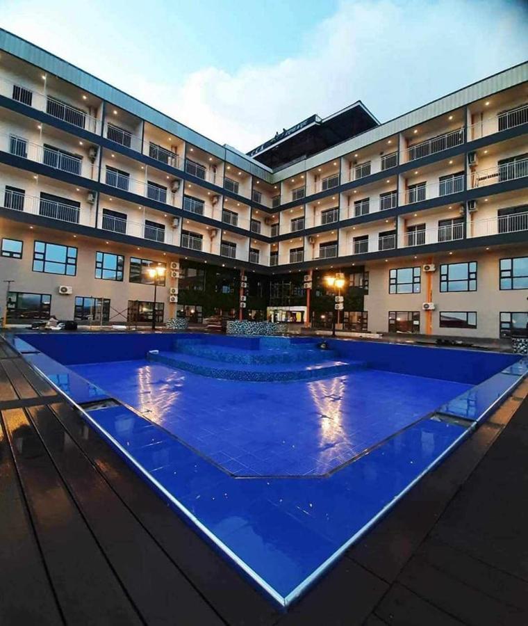 Subic Riviera Hotel And Residences Olongapo Buitenkant foto